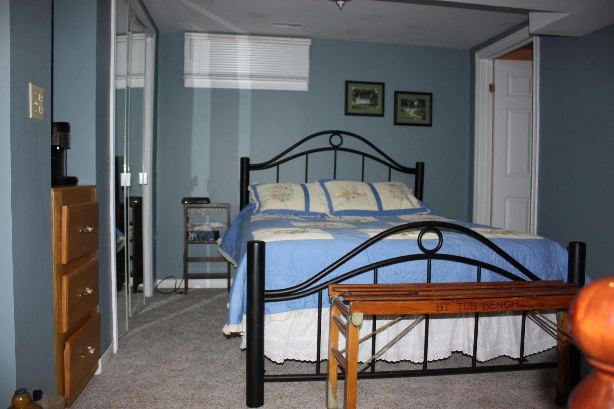 Carrousel Bed & Breakfast Cayuga Exterior photo